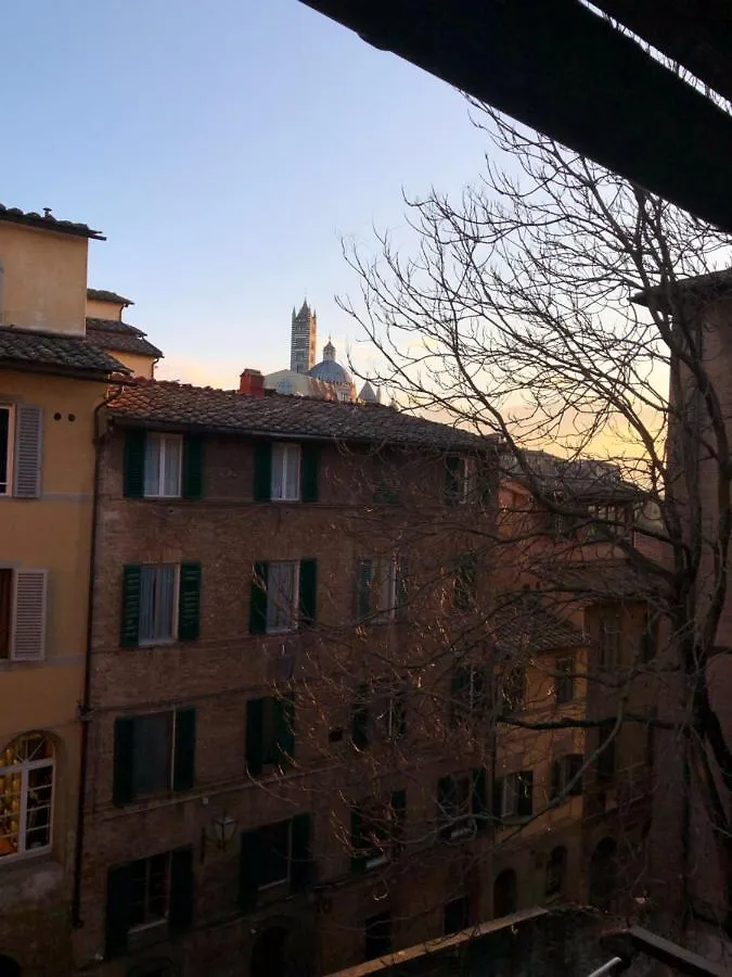 Teresa 91, Appartamento Incantevole Vista Duomo Siena Apartamento
